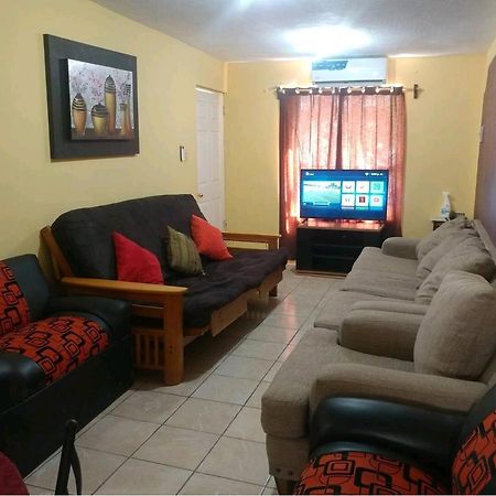 Casa Vicky Alojamiento Para Vacaciones Y Tramites Consulares Сьюдад-Хуарес Экстерьер фото